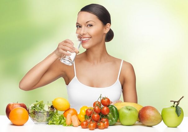 Il principio della dieta dell'acqua è il rispetto del regime di consumo, insieme all'uso di cibi integrali